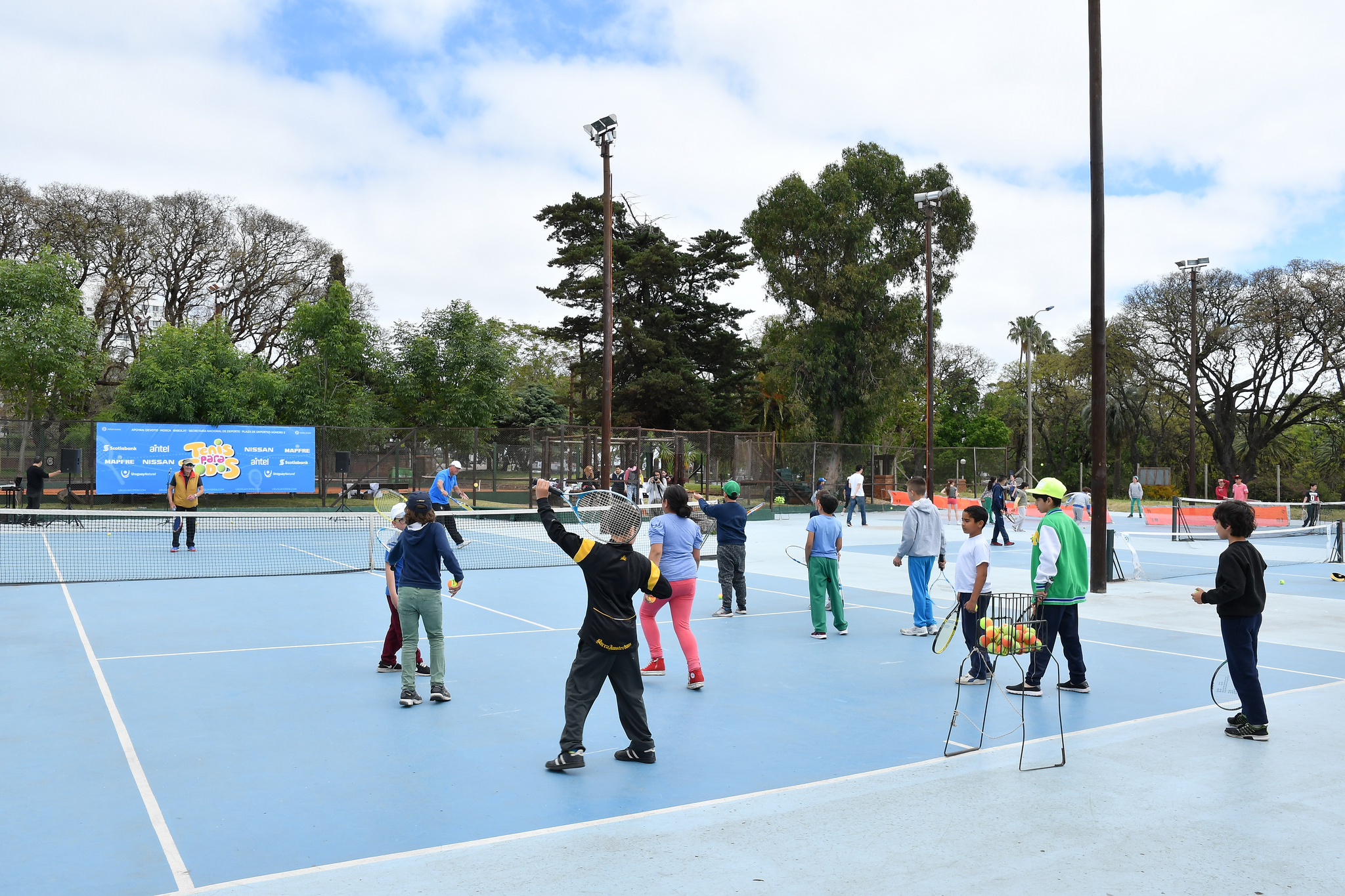 El lanzamiento de una nueva temporada del Programa Tenis Para Todos. Foto: Prensa Uruguay Open.