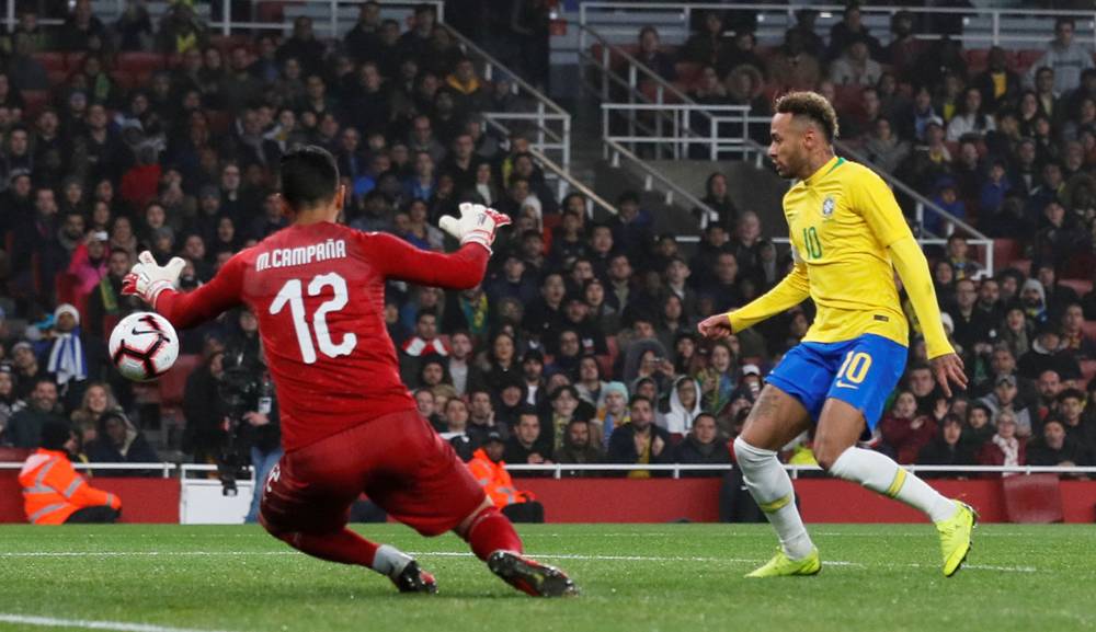 Las mejores imágenes del duelo entre Uruguay y Brasil en Londres. Foto: Reuters