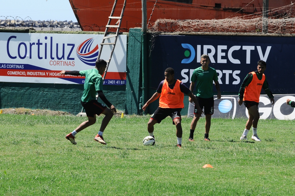 Entrenamiento de la Tercera División de Rampla Juniors. Foto: Darwin Borrelli.