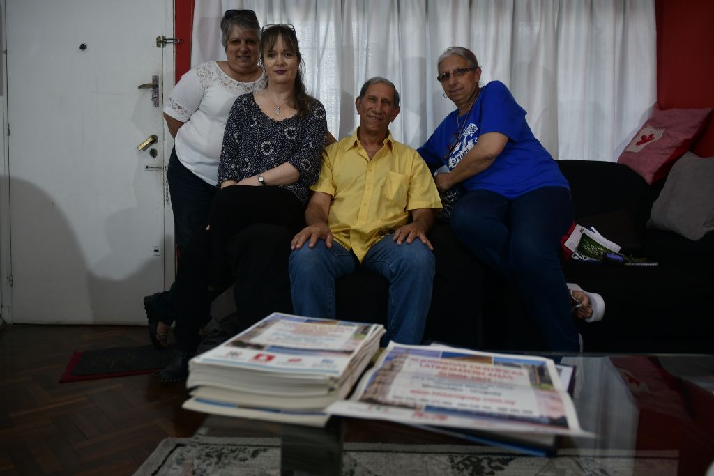 Claudia Méndez junto a otros compañeros que padecen HHT. Foto: F. Ponzetto