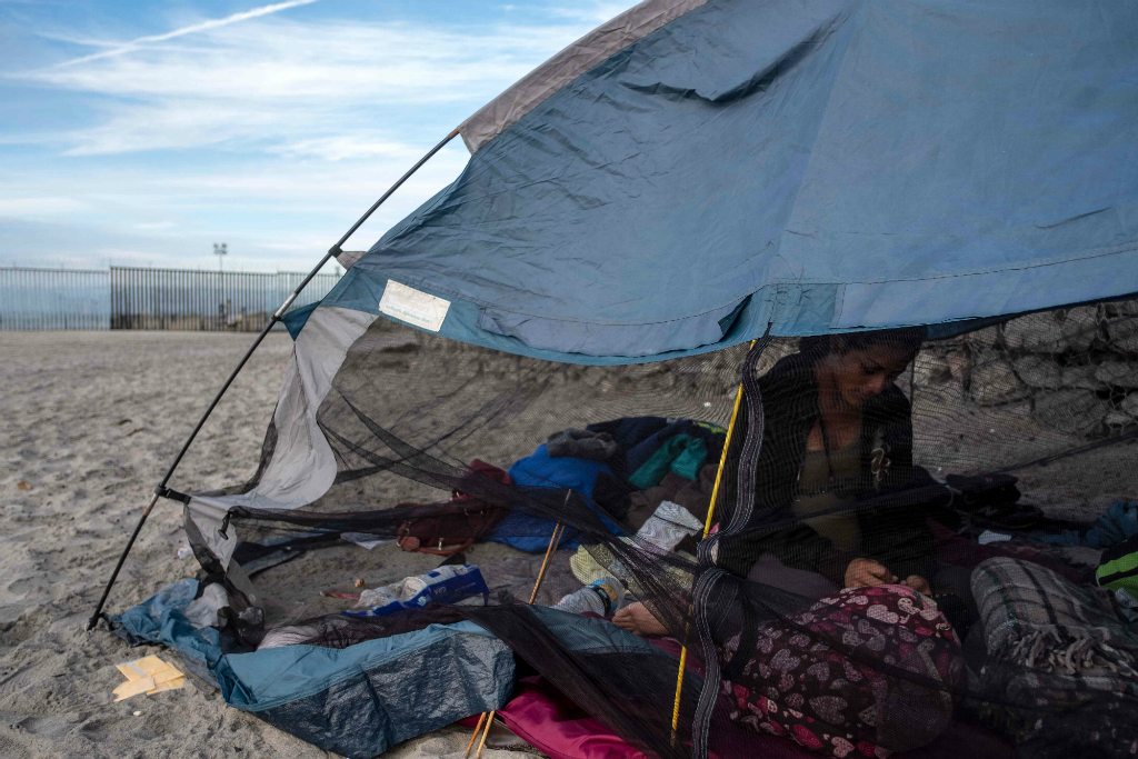 El ejército mexicano está asistiendo a los centroamericanos que llegan a Tijuana. Foto: AFP