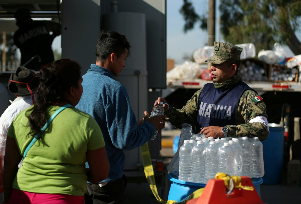 El ejército mexicano está asistiendo a los centroamericanos que llegan a Tijuana. Foto: Reuters