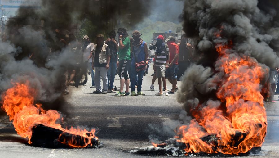 El eterno femenino de una imaginativa pintora