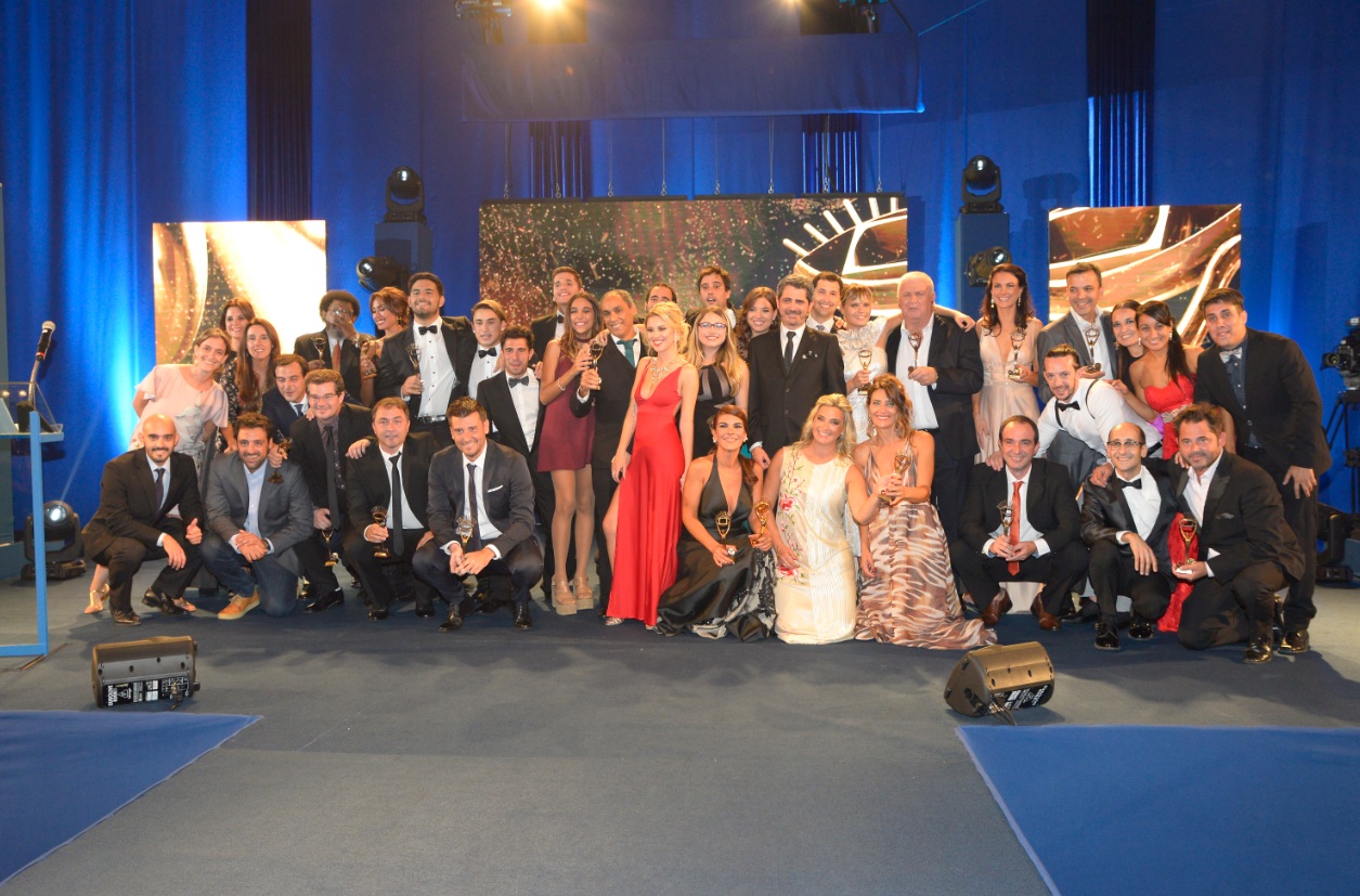 El eterno femenino de una imaginativa pintora