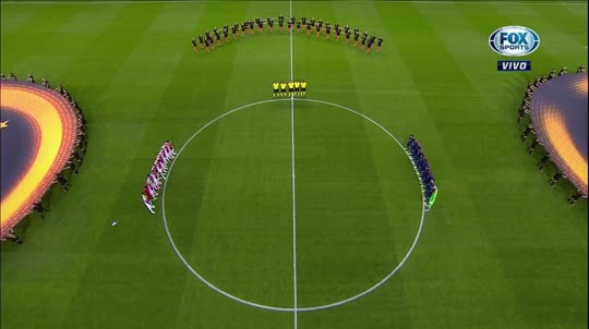 Minuto de silencio en la finalo de la UEFA Europa League