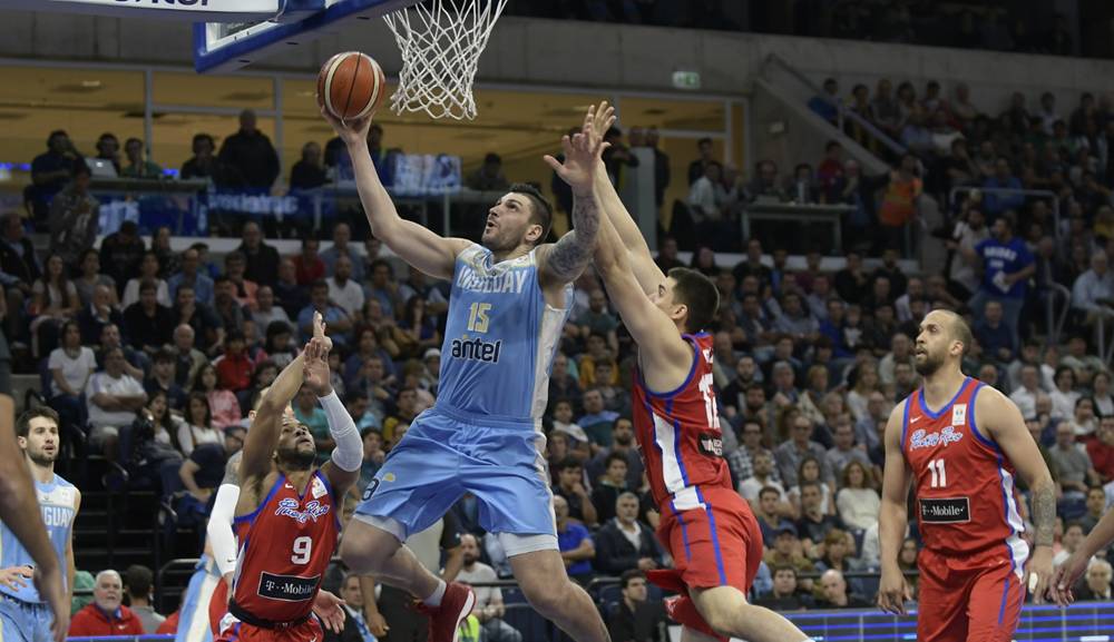 Las mejores imágenes de Uruguay ante Puerto Rico en el Antel Arena. Foto: Gerardo Pérez.