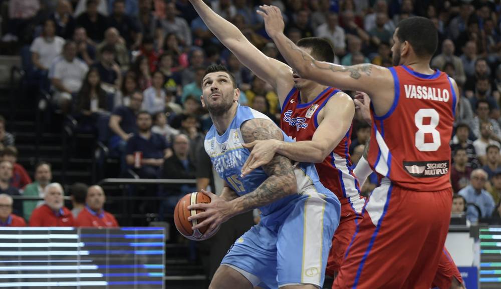 Las mejores imágenes de Uruguay ante Puerto Rico en el Antel Arena. Foto: Gerardo Pérez.