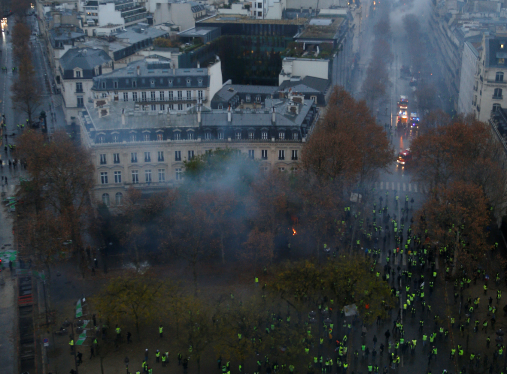Reclamo: un grupo de manifestantes tomó la Place de I´Etoile. Foto: Reuters