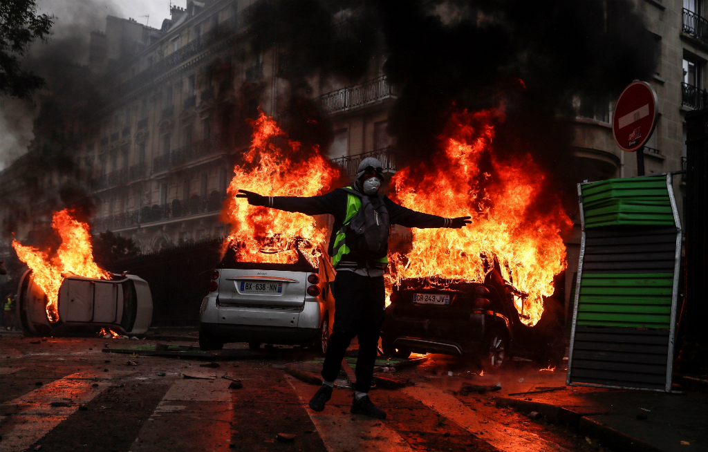 La zona del Arco del Triunfo fue la más afectada por las manifestaciones del sábado. Foto: EFE