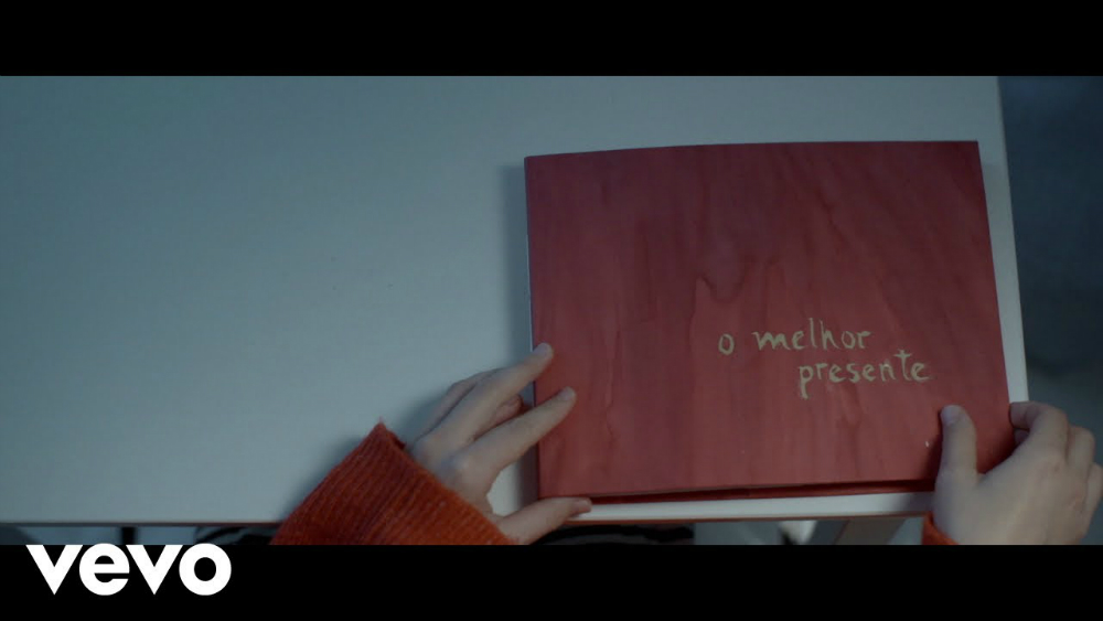 Luisa Sobral - "O Melhor Presente"