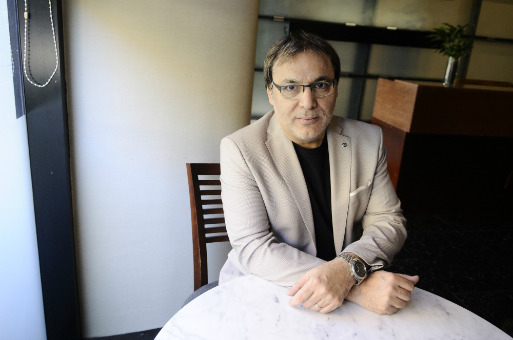 Gabriel Rolón. El best seller argentino estuvo en Montevideo para hablar de su nuevo libro, La voz ausente. Foto: Darwin Borrelli