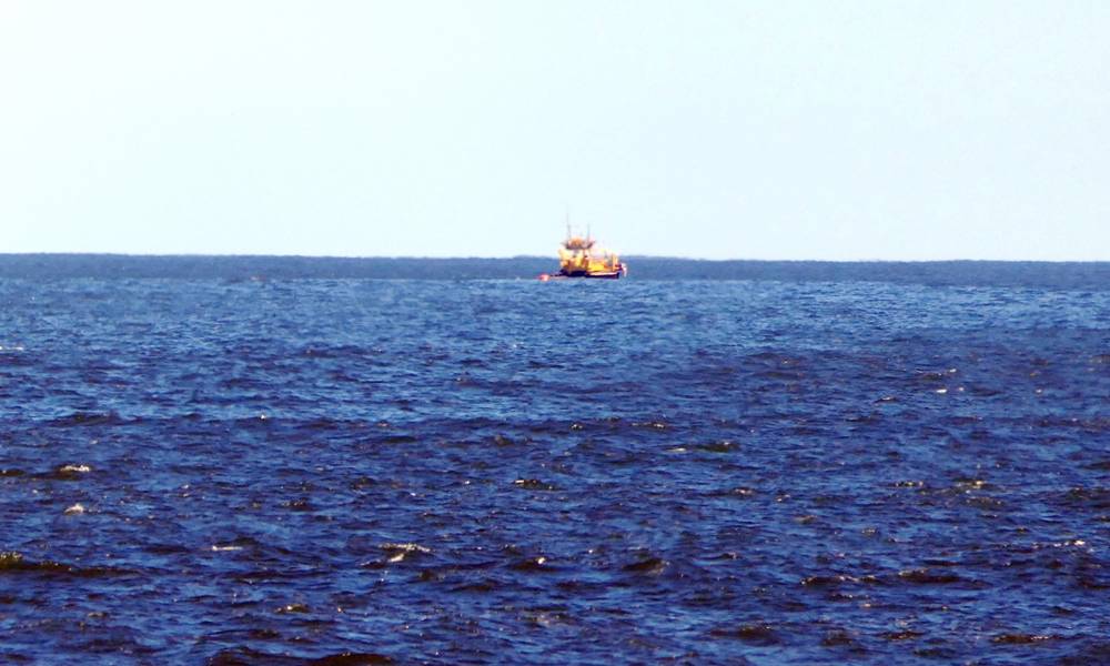 Mancha de petróleo en la costa de José Ignacio. Foto: Ricardo Figueredo