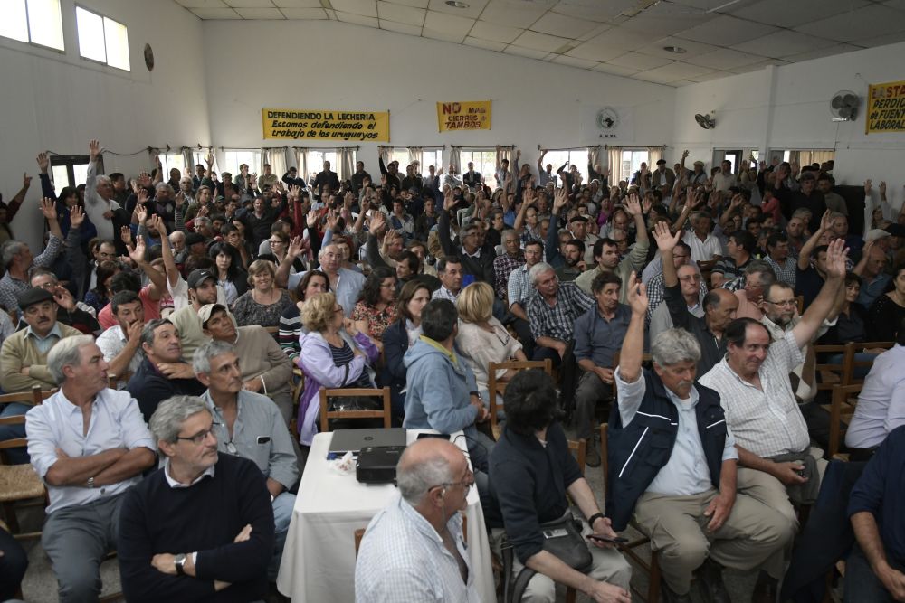 Se votaron dos plazos y prosperó el esperar señales de diálogo del gobierno hasta el 13 de enero. Foto: L. Mainé
