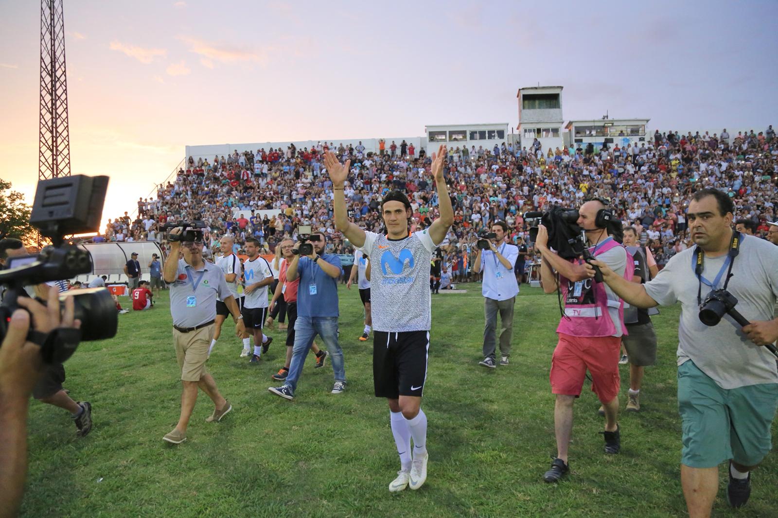 Las mejores imágenes del partido entre los amigos de Cavani y Salto Capital.
