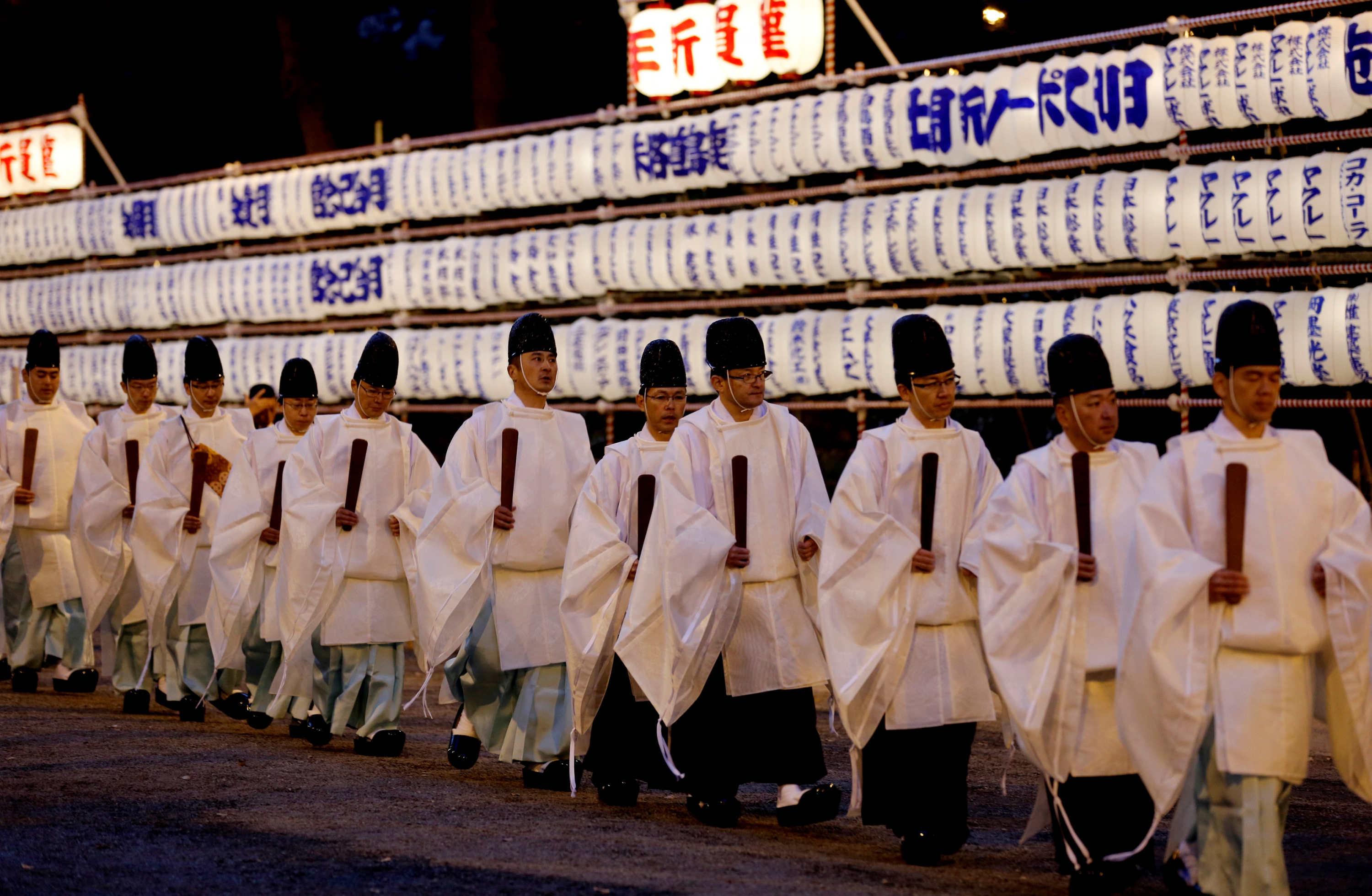 Un ritual sintoista por la celebración de la llegada del nuevo año en Japón. Foto: Reuters