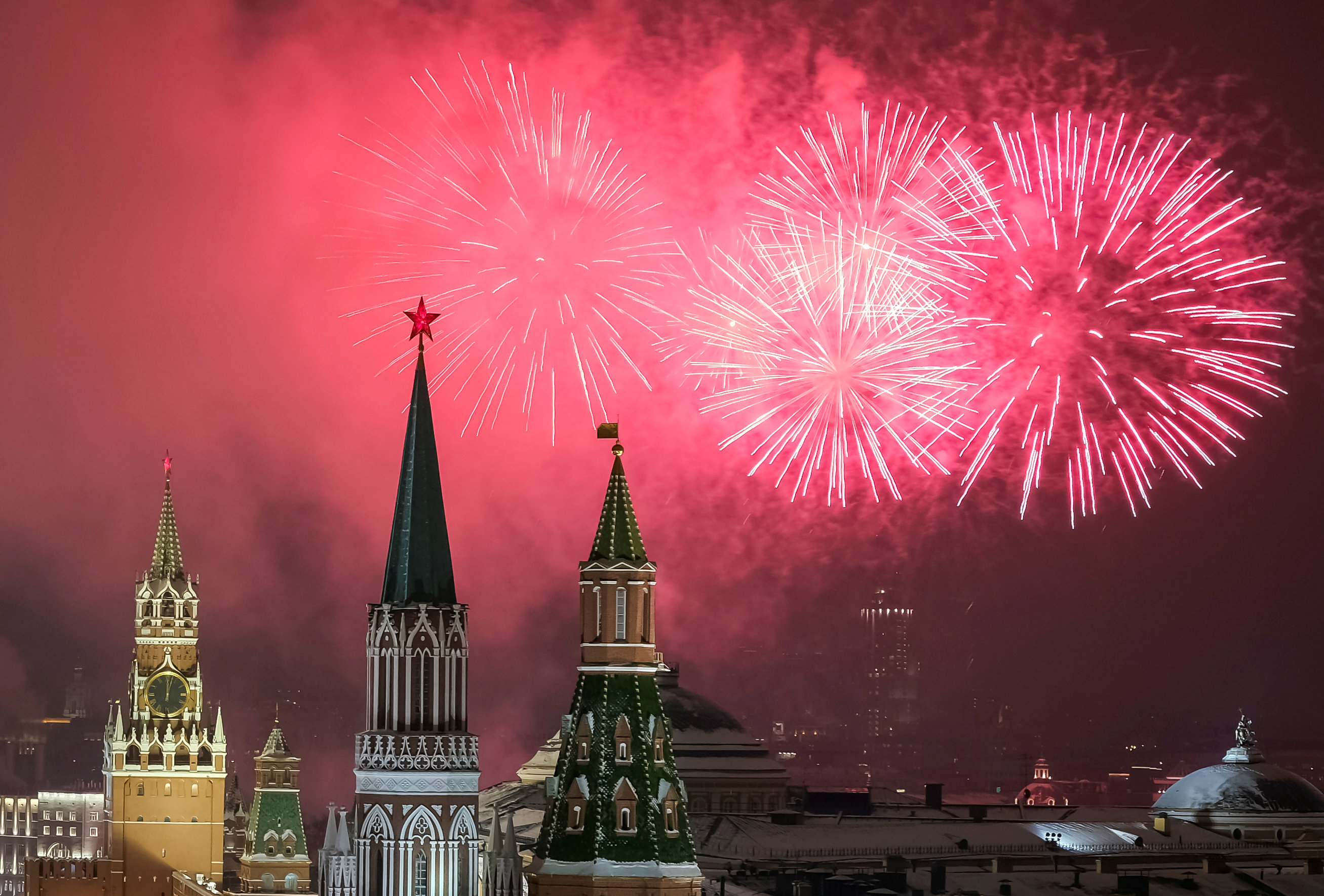 Así fue la llegada del nuevo año en Rusia. Foto: Reuters