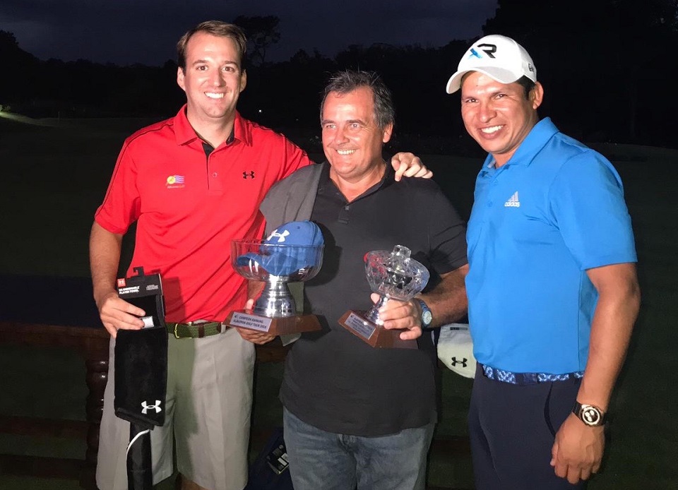 Premiación. Pablo Juan Carrére, el campeón César Toledo y Andrés Romero.