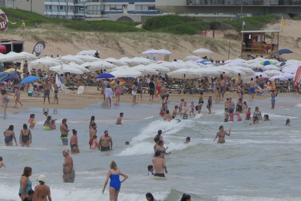 El principal balneario del país espera el avance de la segunda quincena. Foto: Ricardo Figueredo