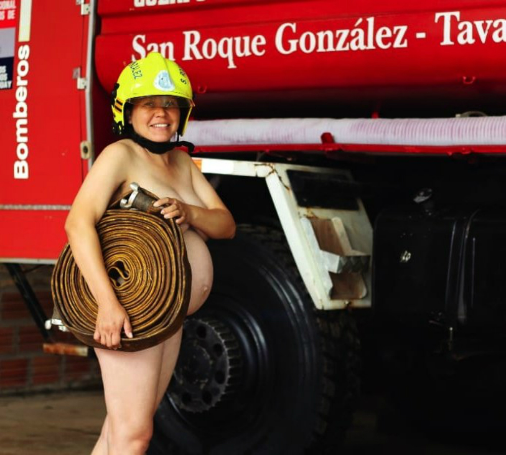 Bomberos voluntarios de Paraguay posaron desnudos para un calendario destinado a recaudar fondos. Foto: Bomberos Voluntarios.