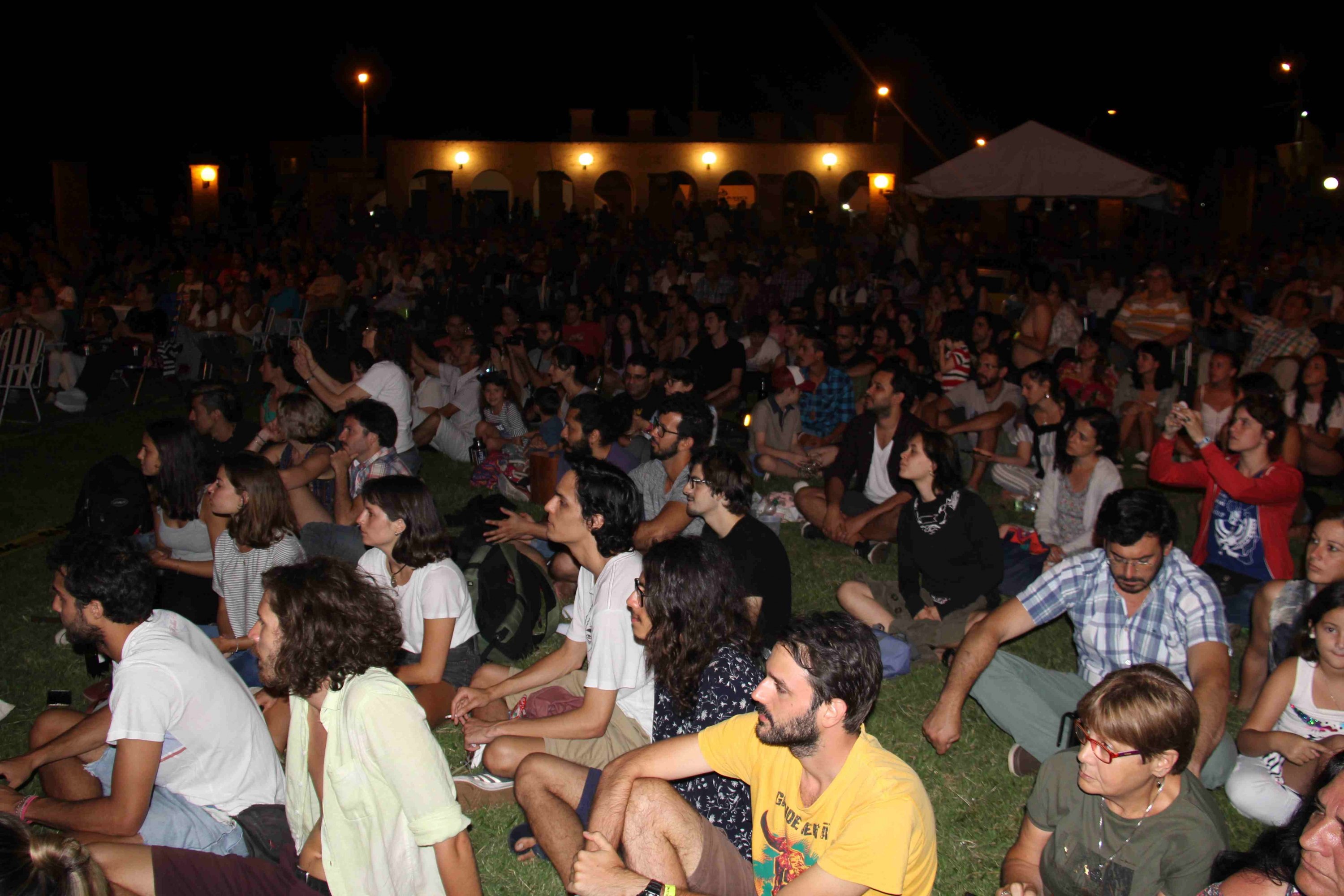 Un buen número de público acompañó los primeros shows. Foto: Daniel Rojas