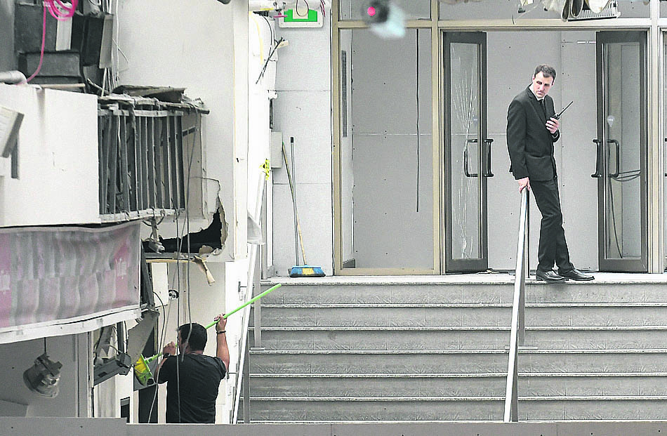 Unos 10 locales del shopping se vieron afectados por la potente explosión. Foto: Leonardo Mainé