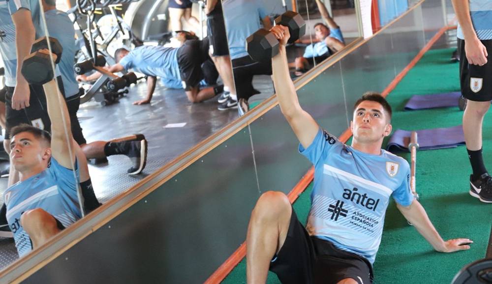 La selección Sub 20 trabaja en Talca. Fotos: @Uruguay
