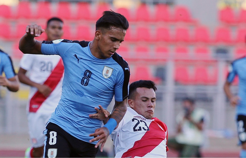 Rodrigo Zalazar en el Uruguay vs. Perú del Sudamericano Sub 20. Foto: AFP