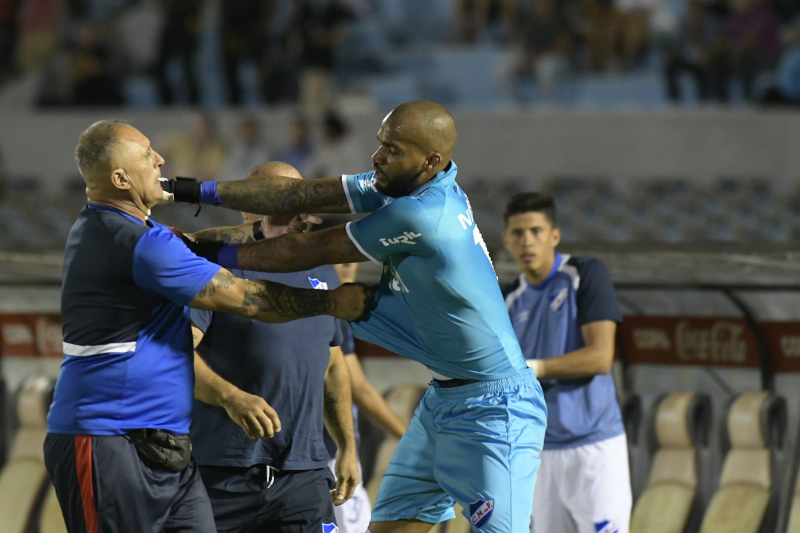 Luis Mejía tras la discusión con Fabián Estoyanoff