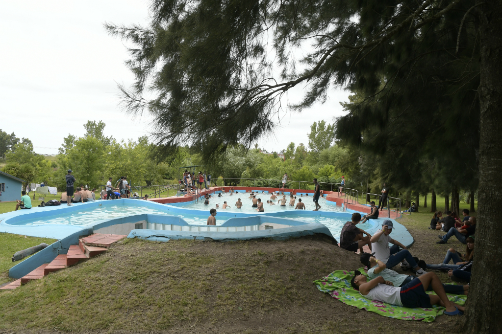 En el campamento del Beraca, además de las actividades del programa, hay canchas de fútbol y una gran piscina. Foto: Leonardo Mainé