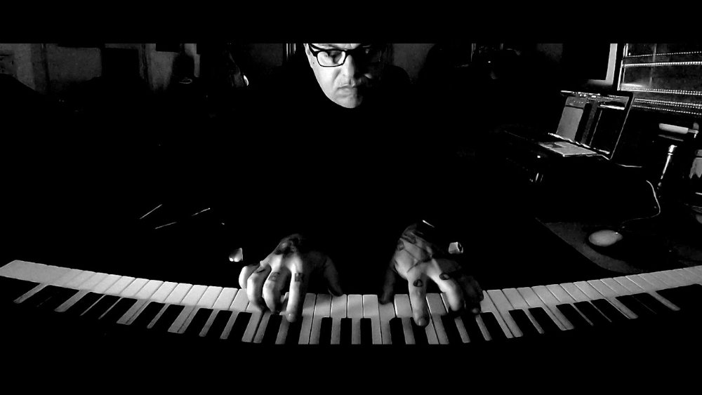 "Abril" - Caio Martinez & Séptimo Velo