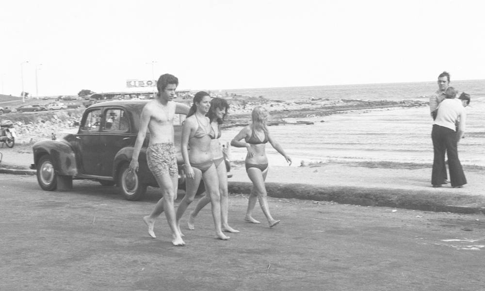 Playas en Uruguay en la década del 70. Foto Archivo El País