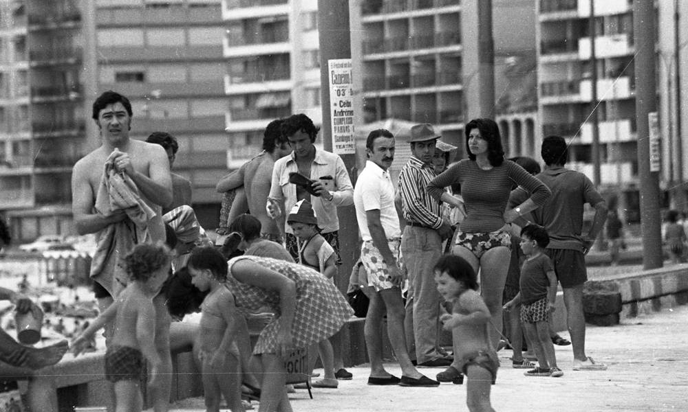 Playas en Uruguay en la década del 70. Foto Archivo El País