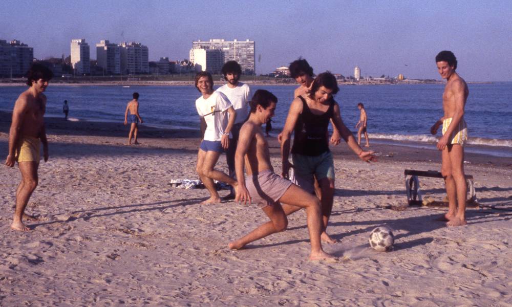 Playas en Uruguay en la década del 80. Foto Archivo El País