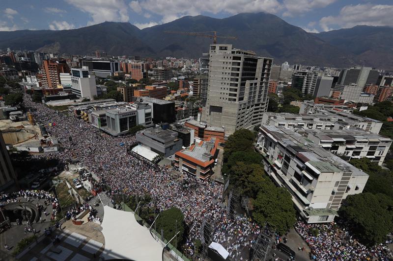 Marcha en las calles de Caracas, Venezuela. Foto: EFE