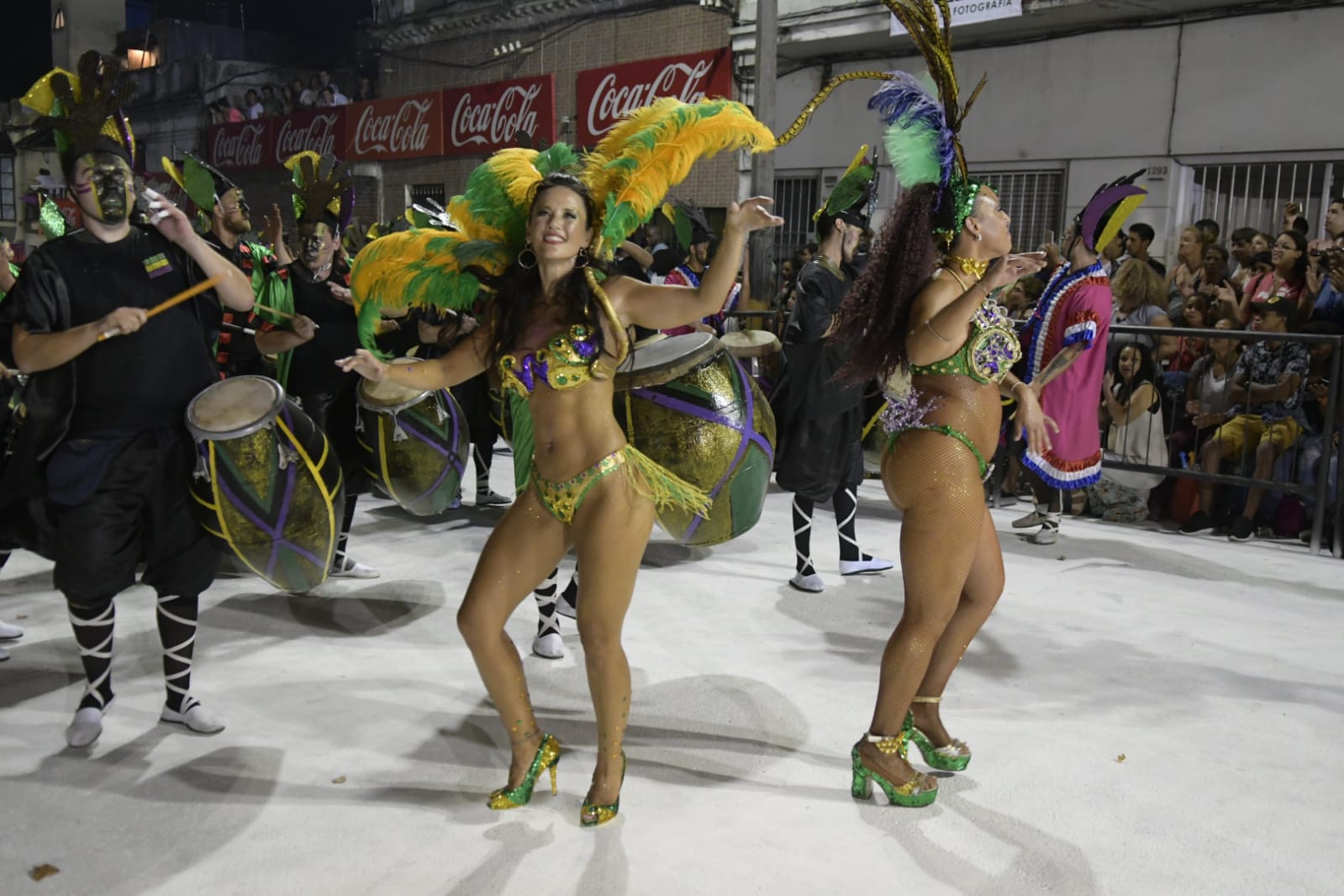 Color y alegría en la primera noche del Desfile de Llamadas. Foto: Marcelo Bonjour