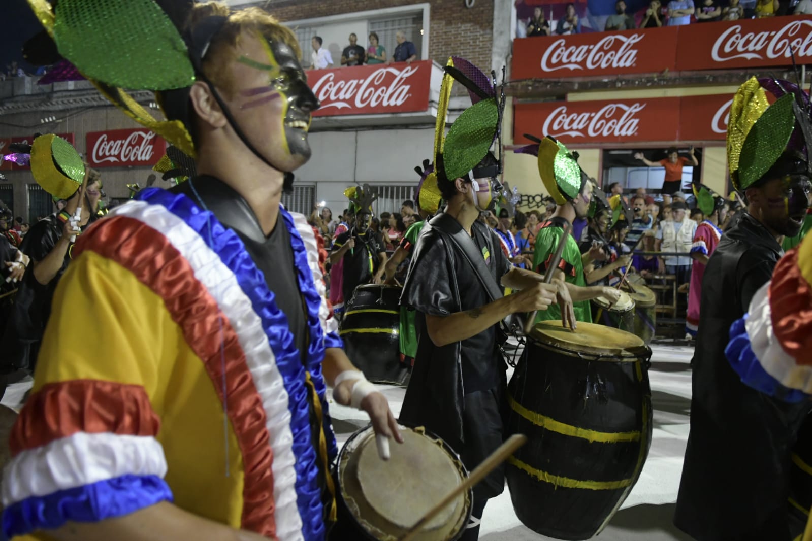 Color y alegría en la primera noche del Desfile de Llamadas. Foto: Marcelo Bonjour