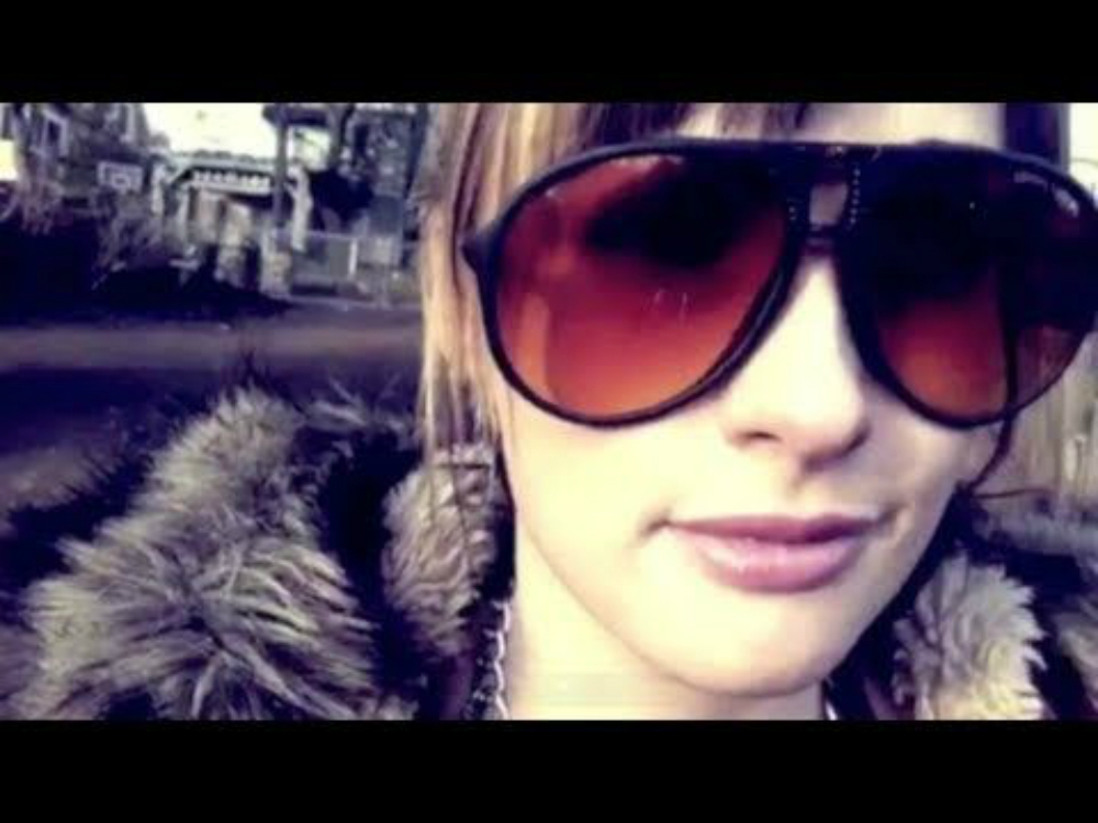 Kacey Musgraves - "Merry Go 'Round"