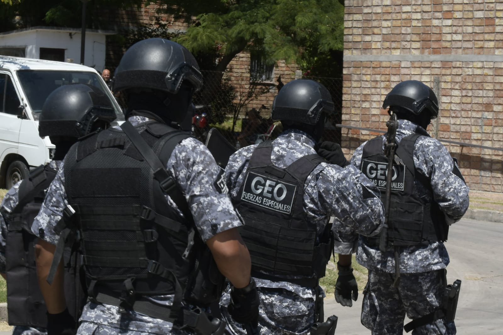 Toma de rehenes en Tres Ombúes. Foto: Leonardo Mainé.