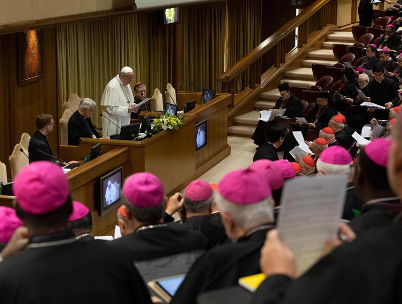 El papa Francisco durante la reunión. Foto: EFE