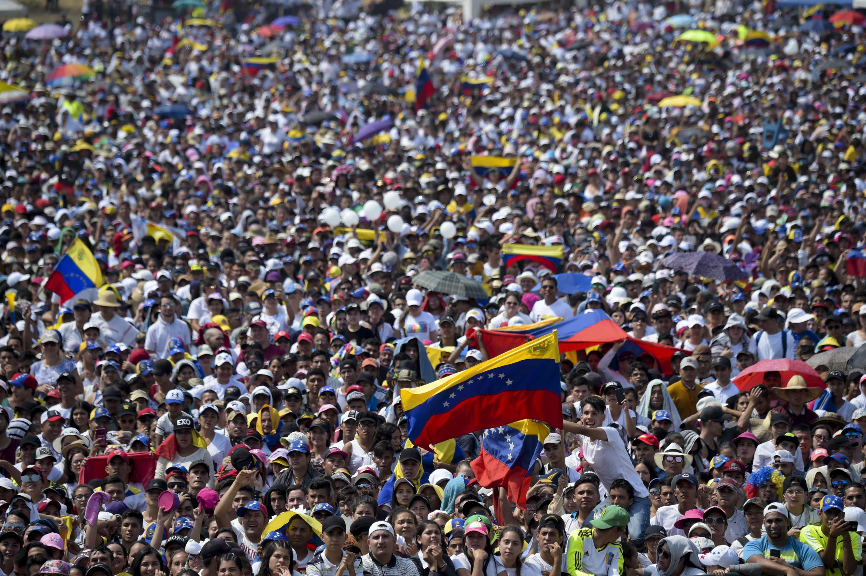 La mayoría del público eran venezolanos que cruzaron la frontera. Foto: AFP