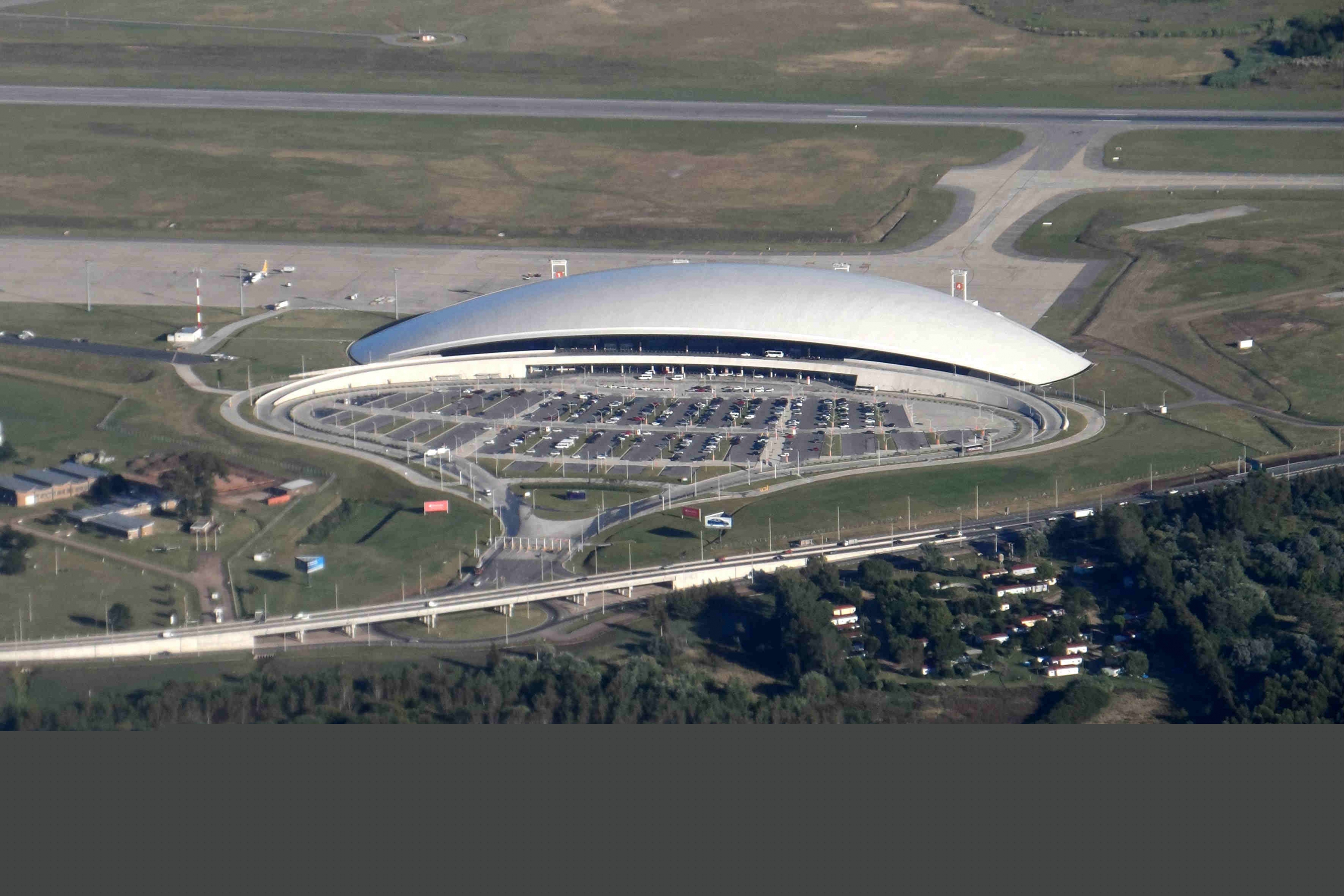 Carrasco. En el aeropuerto funcionará esta nueva unidad que contará inicialmente con dos personas y que contempla incluso expandir sus proyectos más allá del sector aeroportuario hacia otras industrias.