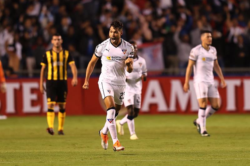 Imágenes del juego entre Liga de Quito y Peñarol por Copa Libertadores. Fotos: EFE