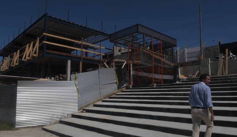 La remodelación de la entrada principal y la construcción de la futura sede administrativa. Foto: Francisco Flores