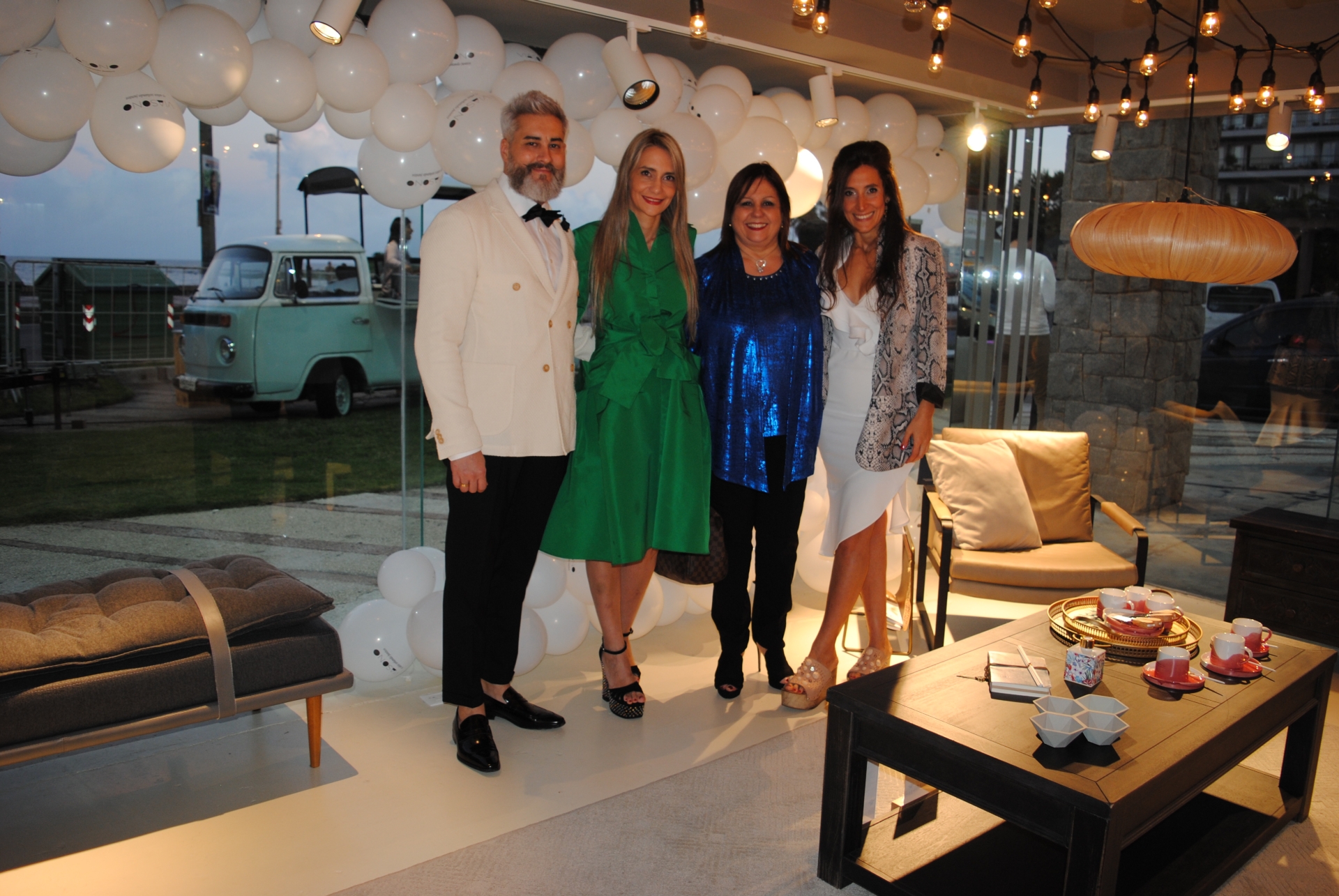 Nicolás Stratt, Noelia Copiz, Gabriela Páez, Leticia Copiz.