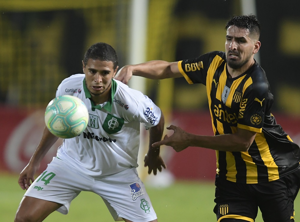 Lucas Viatri y Diego Arismendi en el Peñarol vs. Racing
