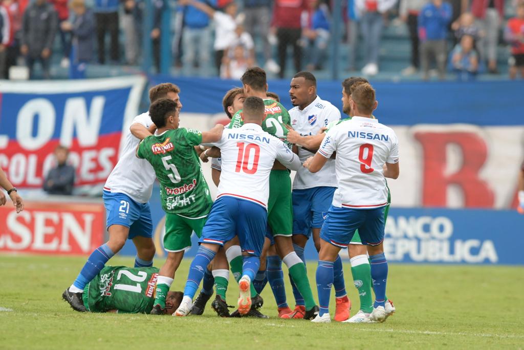 Nacional goleó a Plaza Colonia en la vuelta del "Guti". Fotos: Gerardo Pérez / El País