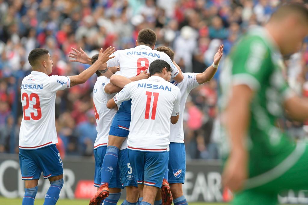 Nacional goleó a Plaza Colonia en la vuelta del "Guti". Fotos: Gerardo Pérez / El País