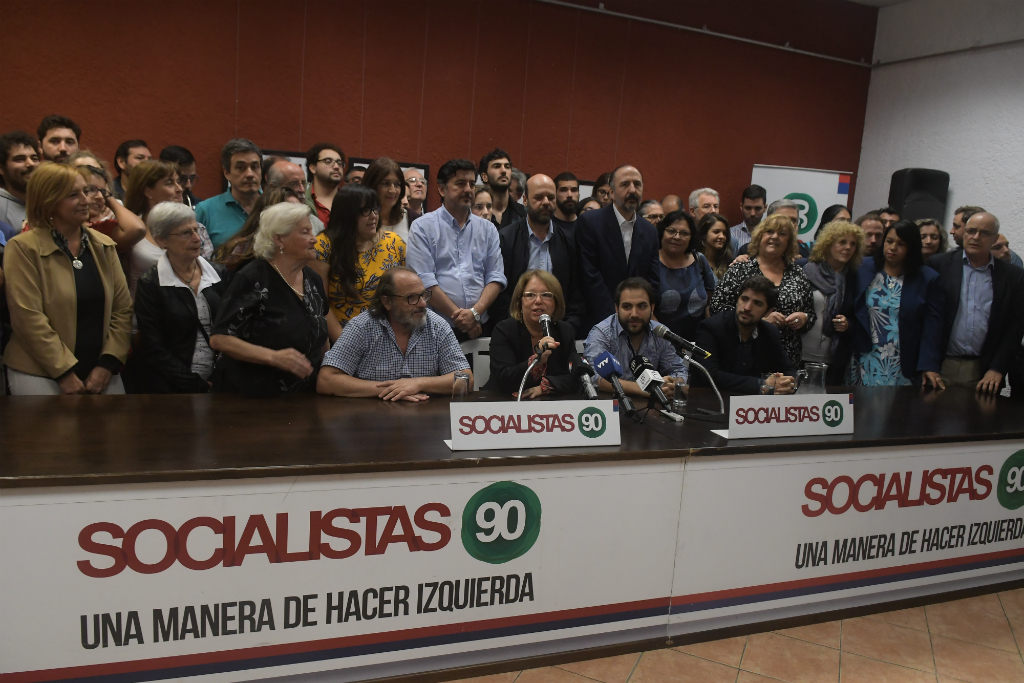 Al anunciar el resultado electoral, los socialistas se propusieron transmitir unidad; ganadores y perdedores se mostraron juntos. Foto: Francisco Flores