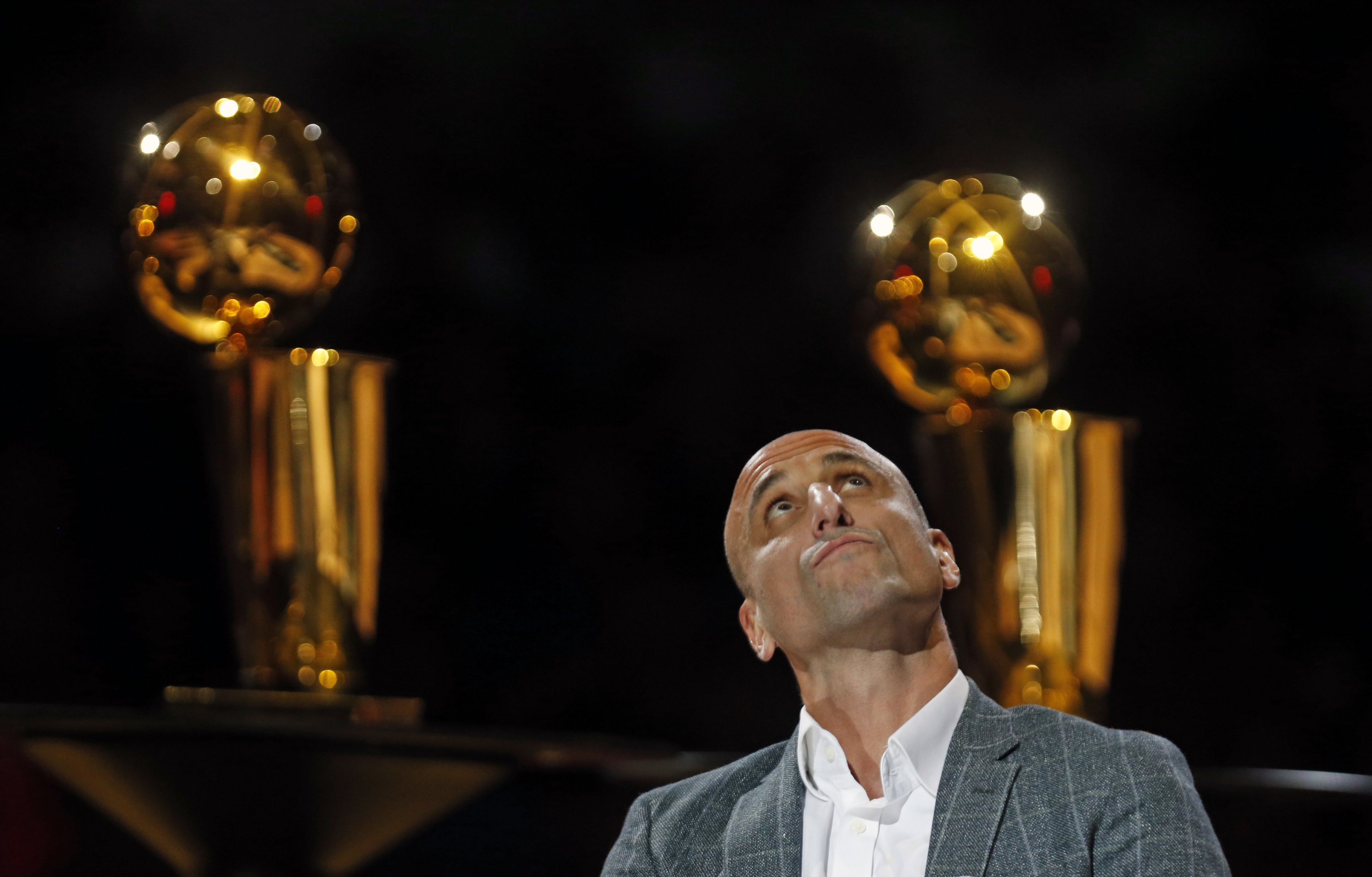El retiro de la camiseta de Emanuel Ginóbili en San Antonio Spurs. Foto: AFP.