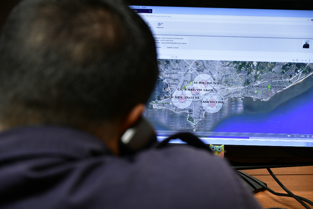 Interior le dio cuatro vehículos nuevos a la OSLA como forma de aumentar su presupuesto. Foto: Archivo El País